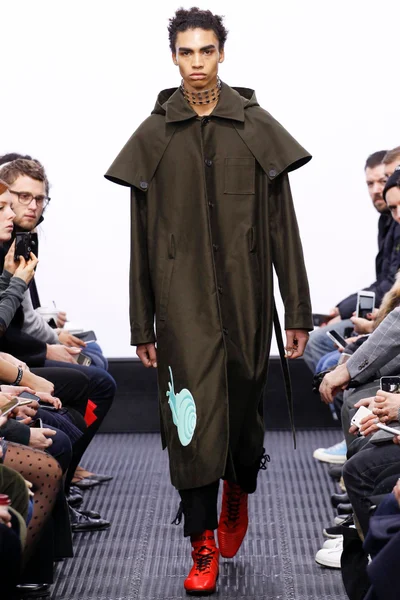 Look 25